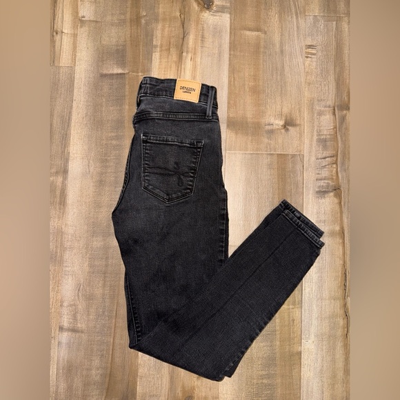 Denizen Levi’s Faded Black Skinny Jeans Size 26x30 - Picture 1 of 9